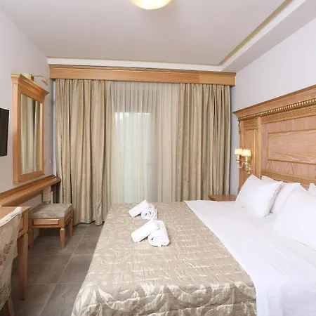 Anna Maria Paradise 4* פפקוהורי