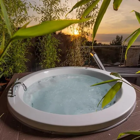 Hotel apartamentowy Anna Maria Paradise 4*