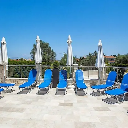 Anna Maria Paradise פפקוהורי