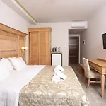 Aparthotel Anna Maria Paradise 4*