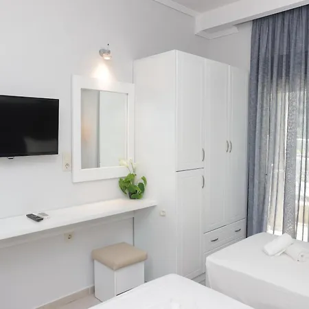 Anna Maria Paradise מלון דירות 4*