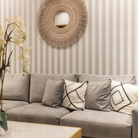 Anna Maria Paradise Pefkohóri